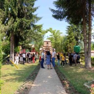 Српска дјеца Косова и Метохије
